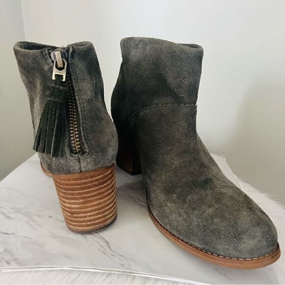 TOMS Leila Suede Block Heel Bootie, Fall Ankle Boot, Gray/Sage, Size 9.5, - Picture 9 of 16